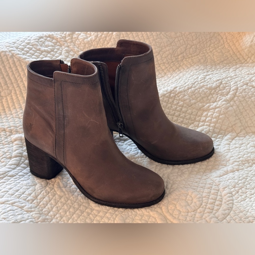 Frye Addie Ankle Boots size 8 New